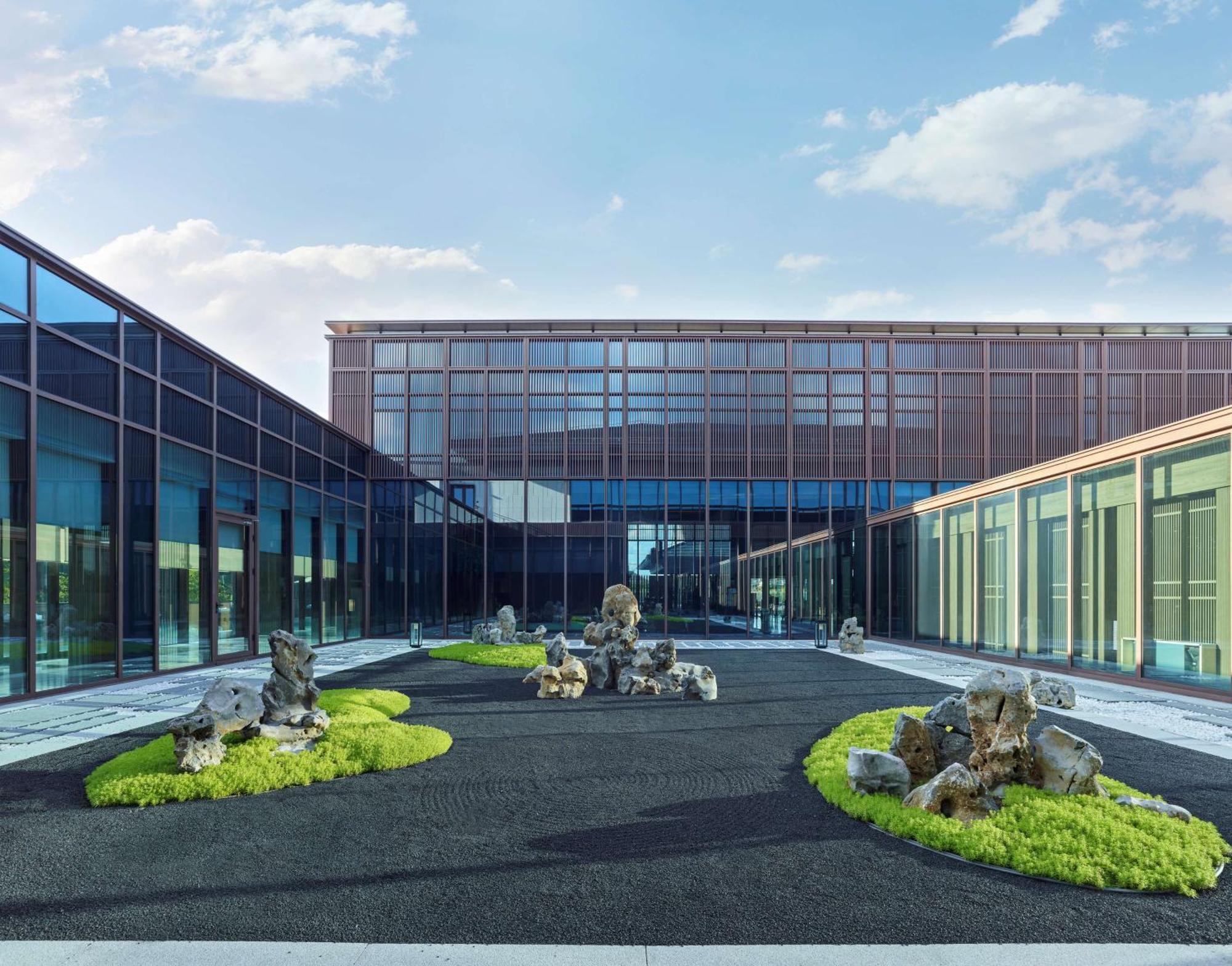 Hilton Shanghai Songjiang Guangfulin Exterior photo